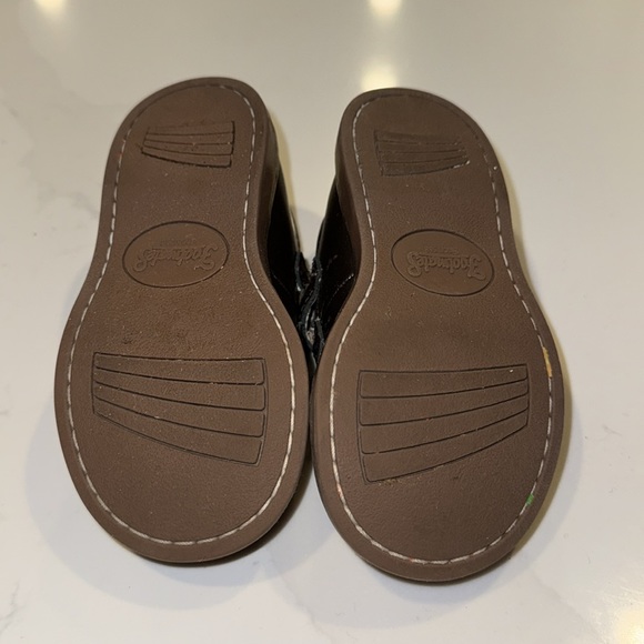 Brown t-strap Mary Janes by Footmates - Picture 4 of 4